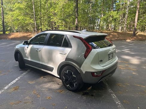 Used 2023 Kia Niro Wave image 4