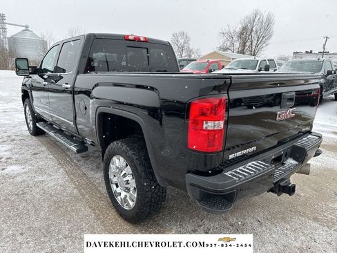 Used 2018 GMC Sierra 2500 Denali w/ Duramax Plus Package image 3