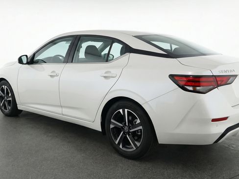 Used 2025 Nissan Sentra SV FWD image 6