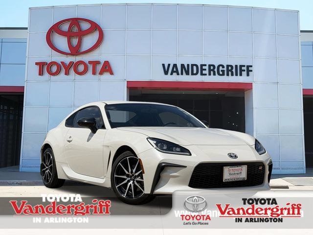 Used 2024 Toyota GR86 RWD image 1
