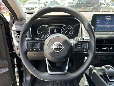 Used 2023 Nissan Rogue SV AWD/4WD image 21