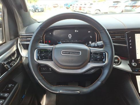 Used 2023 Jeep Grand Wagoneer Series III image 18