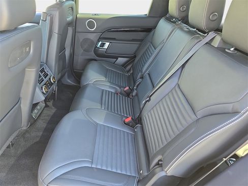 Used 2025 Land Rover Discovery S image 16