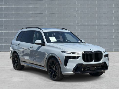 Certified 2026 BMW X7 xDrive40i w/ M Sport Package AWD/4WD image 1