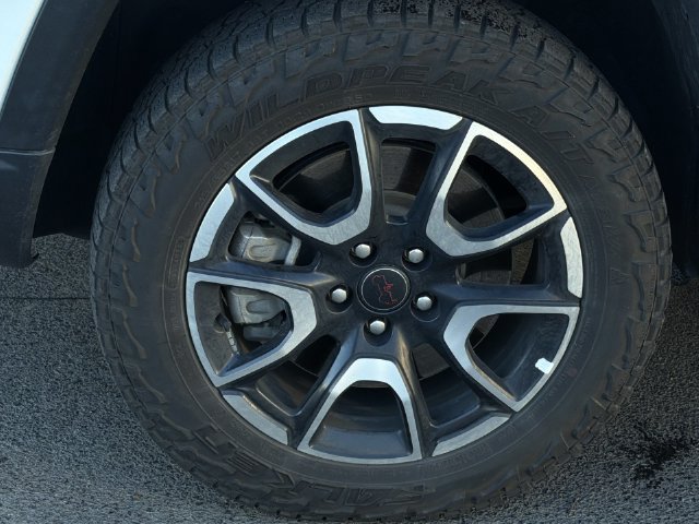 Used 2025 Jeep Compass Trailhawk AWD/4WD image 8
