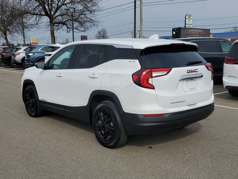 Used 2024 GMC Terrain SLE FWD image 5