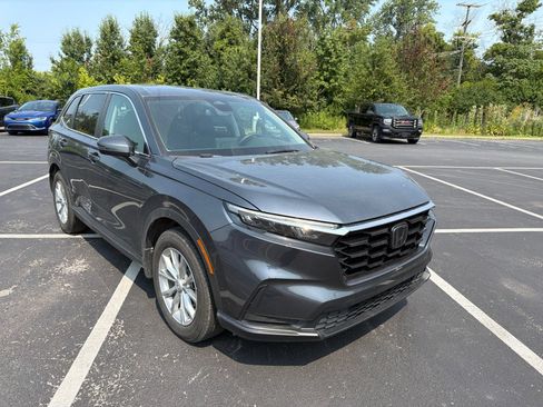 Used 2025 Honda CR-V EX image 8