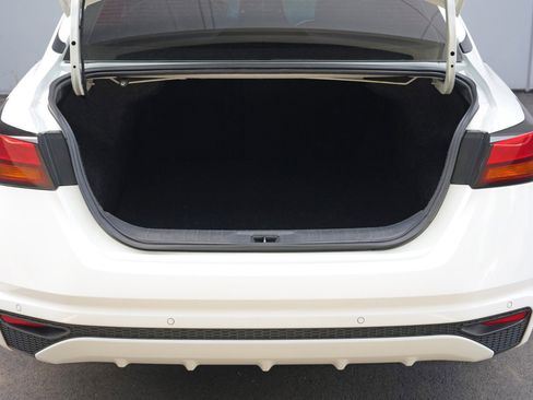 Used 2023 Nissan Altima 2.5 S FWD image 9