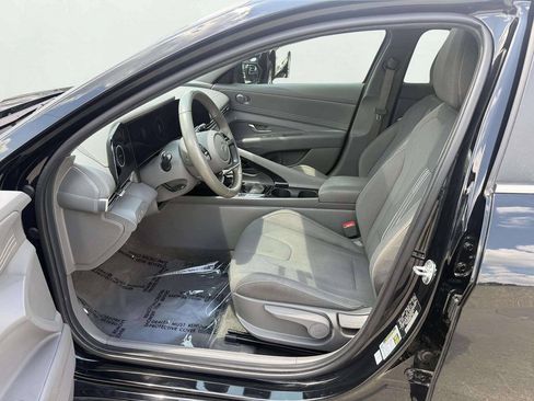 Used 2025 Hyundai Elantra SEL w/ Cargo Package FWD image 10