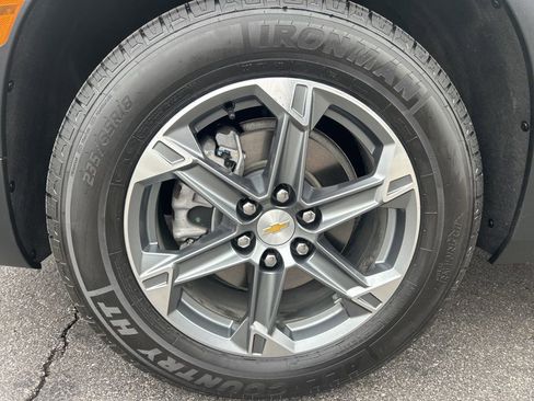 Used 2025 Chevrolet Blazer LT FWD image 42