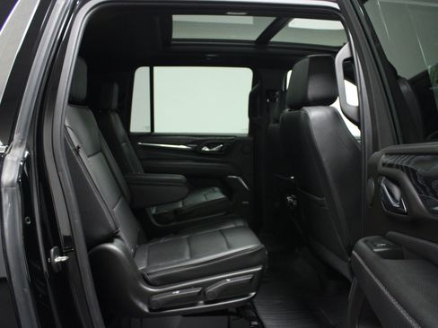 Used 2021 GMC Yukon XL Denali AWD/4WD image 16