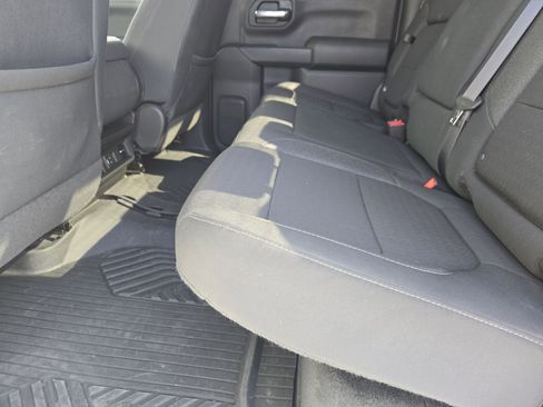 Used 2021 Chevrolet Silverado 1500 LT image 32