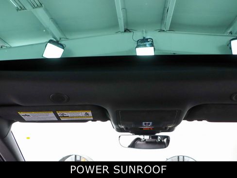 Used 2022 Land Rover Range Rover Evoque R-Dynamic S AWD/4WD image 21