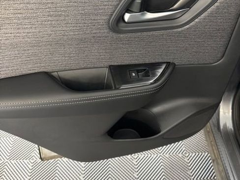 Certified 2023 Nissan Rogue SV FWD image 21