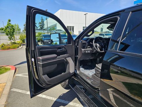 Used 2025 GMC Sierra 2500 AT4X AWD/4WD image 19