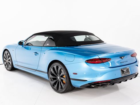 Used 2025 Bentley Continental GTC image 11