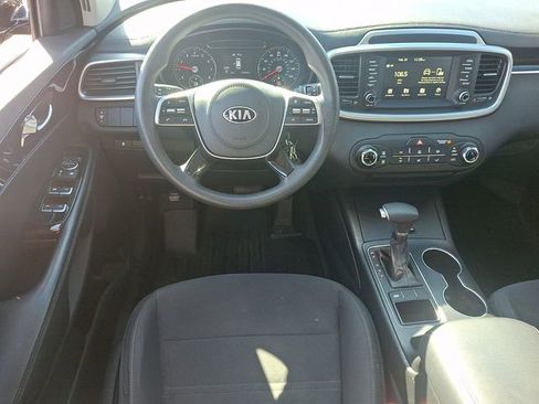 Used 2019 Kia Sorento L image 10