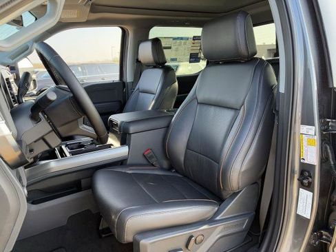 New 2026 Ford F250 Lariat w/ Black Appearance Package image 29