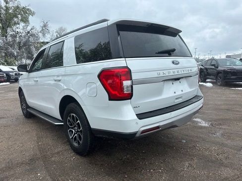 Used 2023 Ford Expedition XLT AWD/4WD image 3