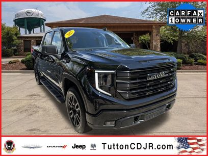 Used 2025 GMC Sierra 1500 Elevation w/ LPO, Elevation Black Package