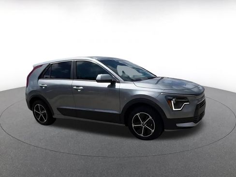Used 2026 Kia Niro LX FWD image 2