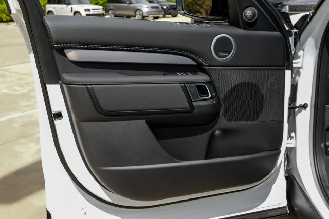 New 2026 Land Rover Discovery Limited Edition AWD/4WD image 53