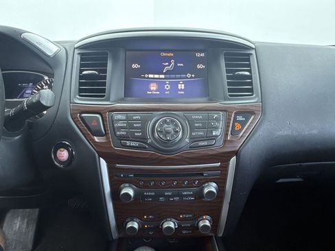 Used 2018 Nissan Pathfinder Platinum image 28