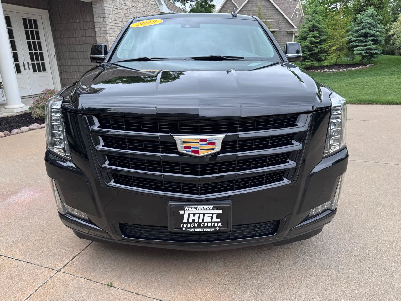 Used 2019 Cadillac Escalade ESV Luxury w/ Escalade Sport Edition AWD/4WD image 10