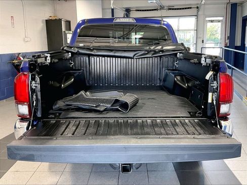 Used 2023 Toyota Tacoma SR5 AWD/4WD image 31