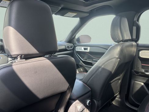 Used 2022 Ford Explorer ST-Line w/ Class IV Trailer Tow Package image 25