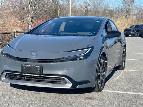 Used 2024 Toyota Prius Prime Premium FWD image 13