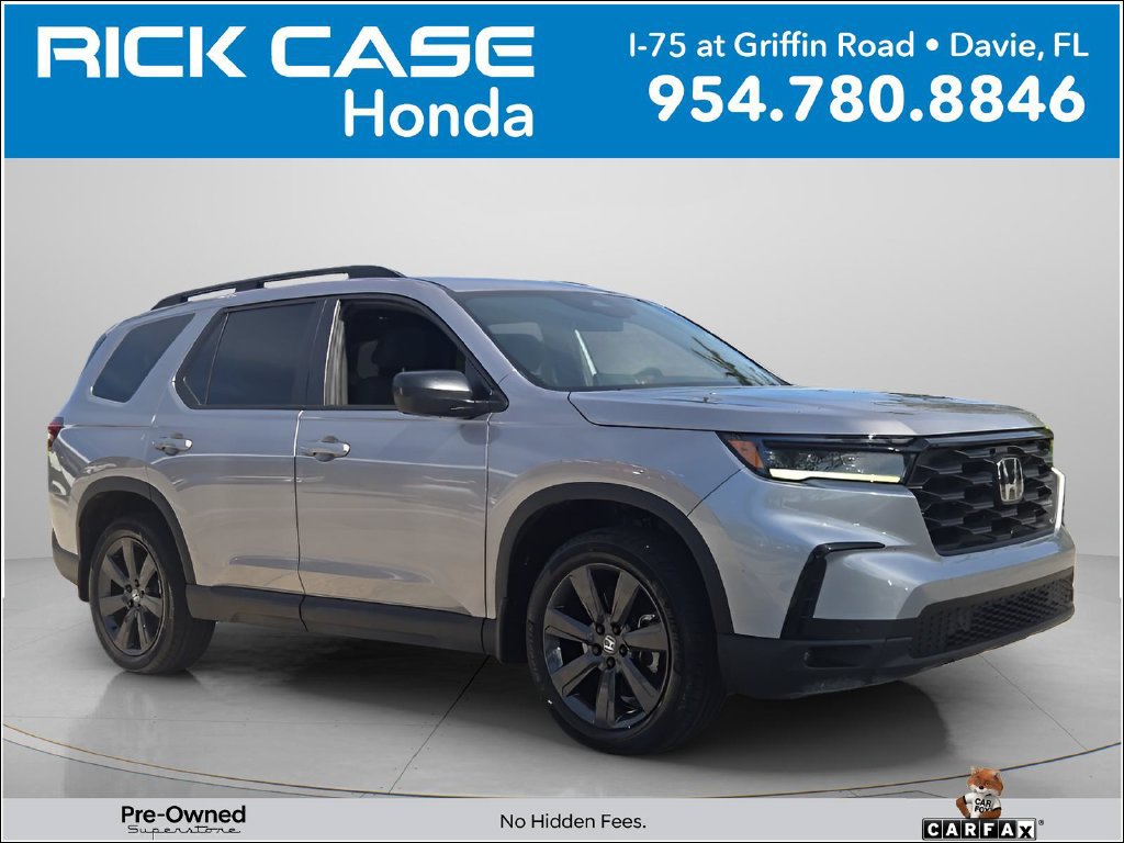 Used 2025 Honda Pilot Sport image 1