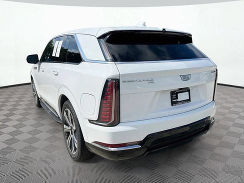 Used 2025 Cadillac Escalade IQ Luxury 2 w/ LPO, Premium Carpet Package AWD/4WD image 8