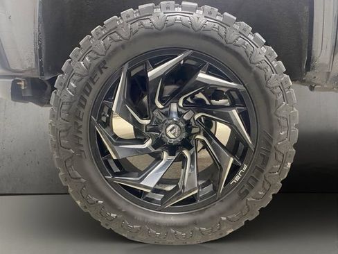 Used 2021 GMC Sierra 2500 AT4 w/ AT4 Premium Plus Package AWD/4WD image 25