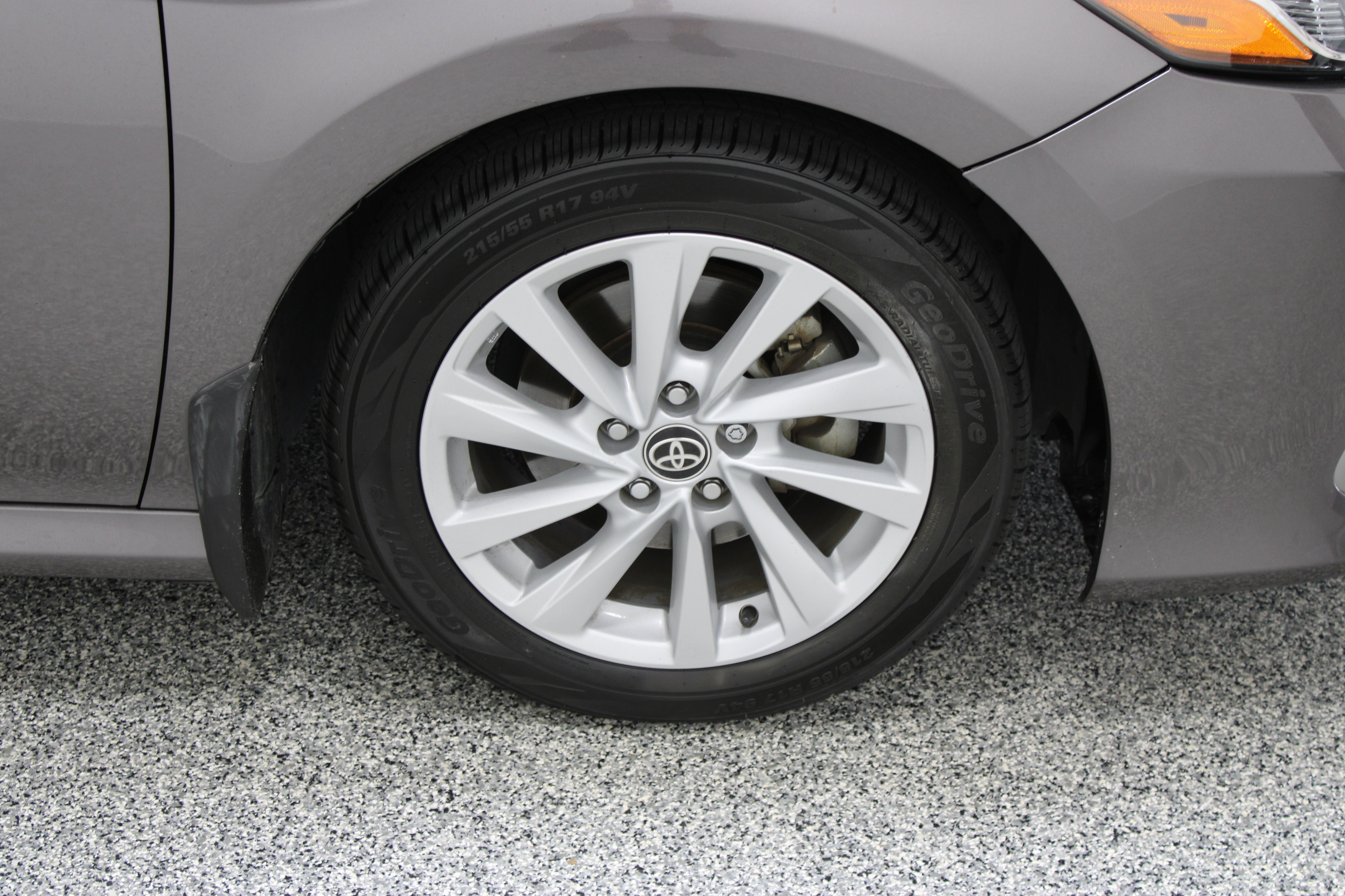 Used 2022 Toyota Camry LE FWD image 5