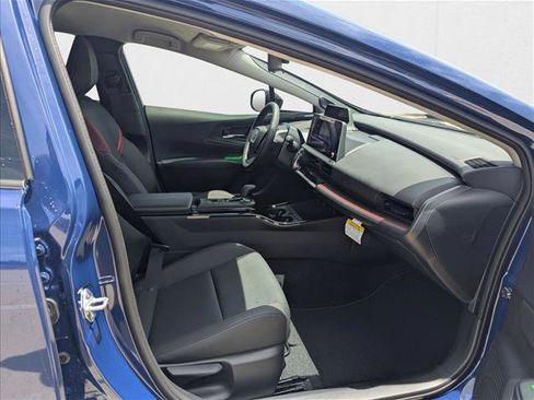 New 2025 Toyota Prius Plug-In Hybrid image 18