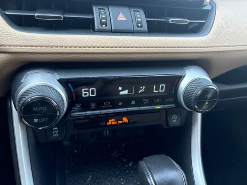 Used 2025 Toyota RAV4 XLE Premium FWD image 19