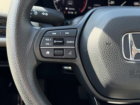 Used 2023 Honda HR-V LX image 10