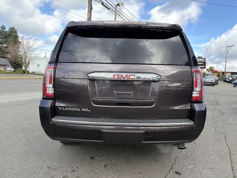 Used 2015 GMC Yukon XL Denali w/ Premium Package image 6