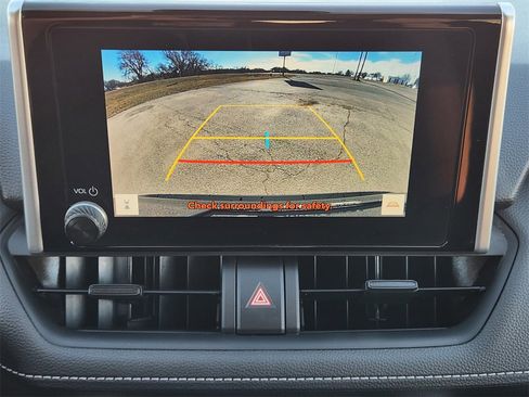 Used 2023 Toyota RAV4 LE image 17