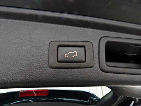 Used 2017 Subaru Forester 2.5i Touring w/ Popular Package #2 AWD/4WD image 14
