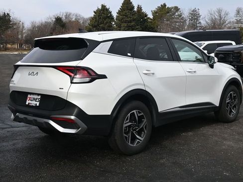 Used 2024 Kia Sportage LX image 6