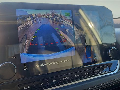 Used 2023 Nissan Rogue SL w/ SL Premium Package image 9