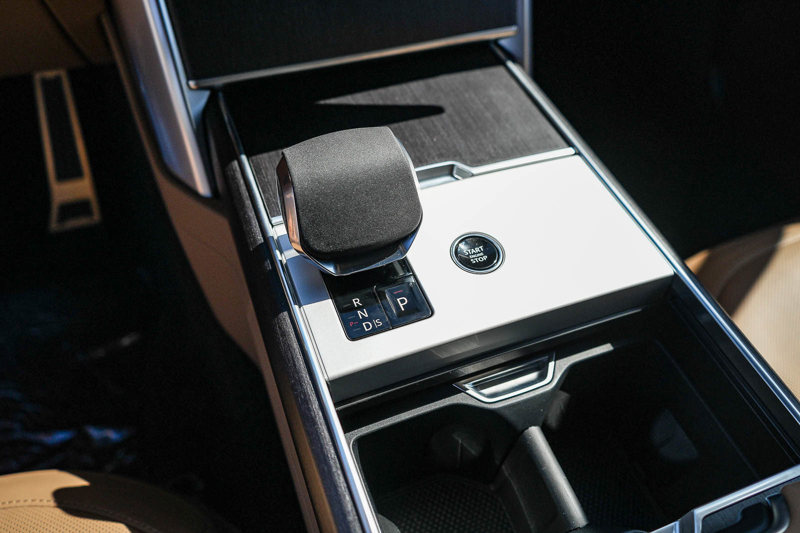 New 2026 Land Rover Range Rover SE AWD/4WD image 18