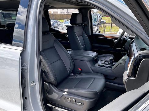 Used 2025 GMC Sierra 1500 Denali w/ Denali Reserve Package image 8