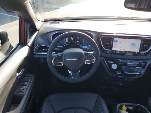 New 2025 Chrysler Voyager LX image 22