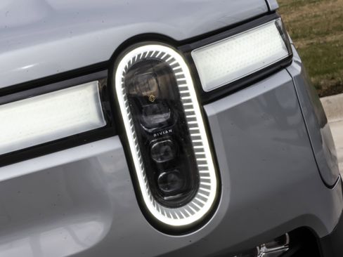 Used 2024 Rivian R1S Adventure image 7