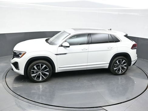 Used 2025 Volkswagen Atlas Cross Sport SEL Premium R-Line image 26