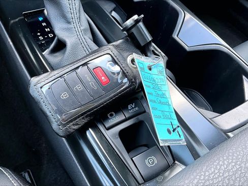 Used 2025 Toyota Camry SE w/ Convenience Package FWD image 14