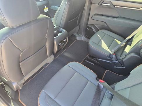 New 2026 GMC Acadia AT4 w/ Luxury Package image 11